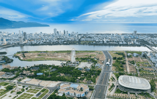 Hình ảnh thực tế tiến độ dự án Đà Nẵng Downtown, nơi hứa hẹn trở thành biểu tượng du lịch mới bên bờ sông Hàn thơ mộng.